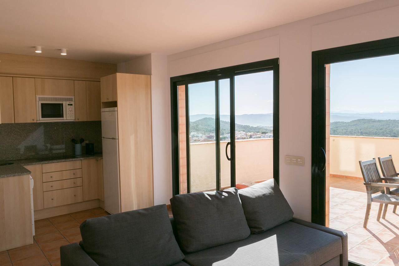 Apartamento 2 Bedroom Close To The Center Of Begur. Terrace And Panoramic Sea Views