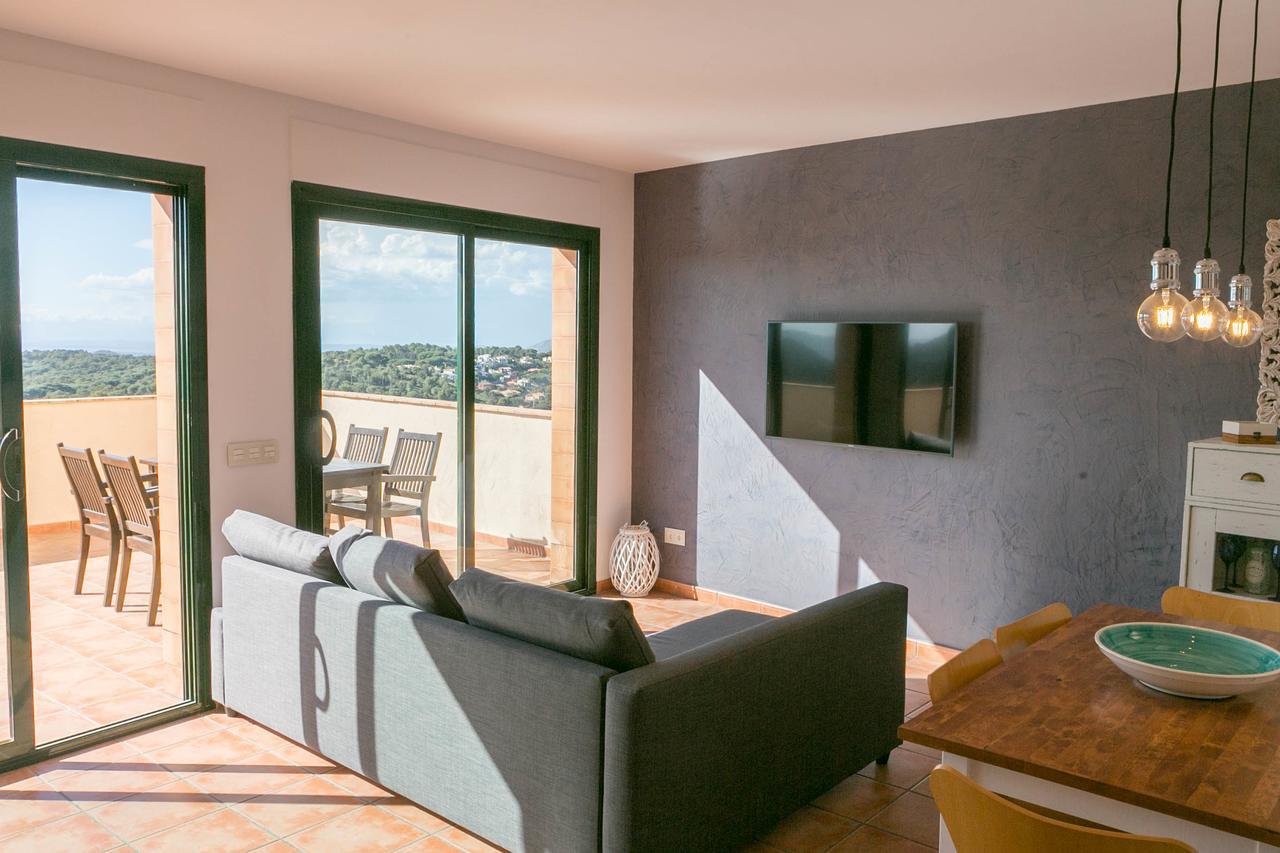 2 Bedroom Close To The Center Of Begur. Terrace And Panoramic Sea Views Begur