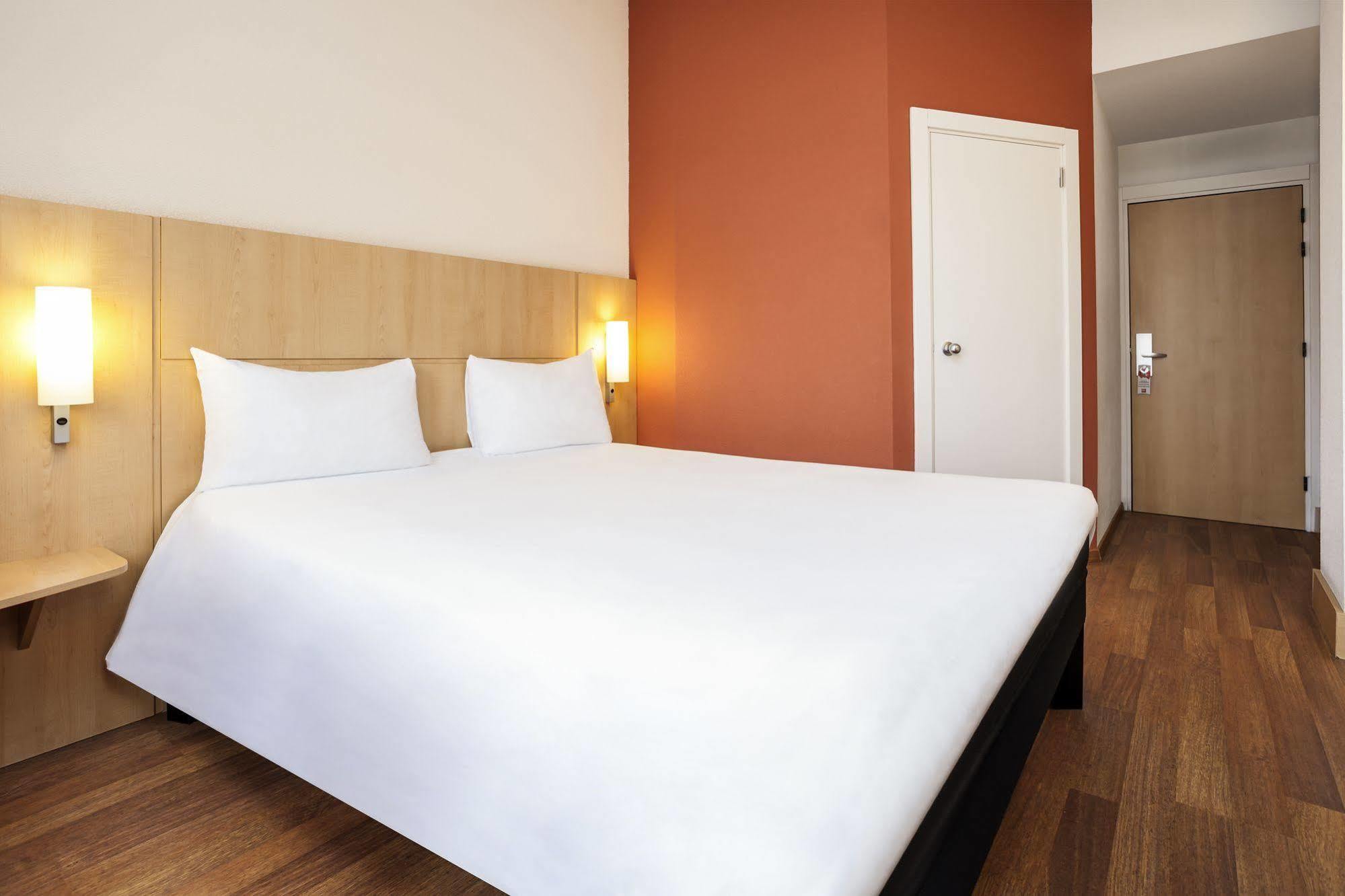 Ibis Budget Costa Brava Pensión Gerona
