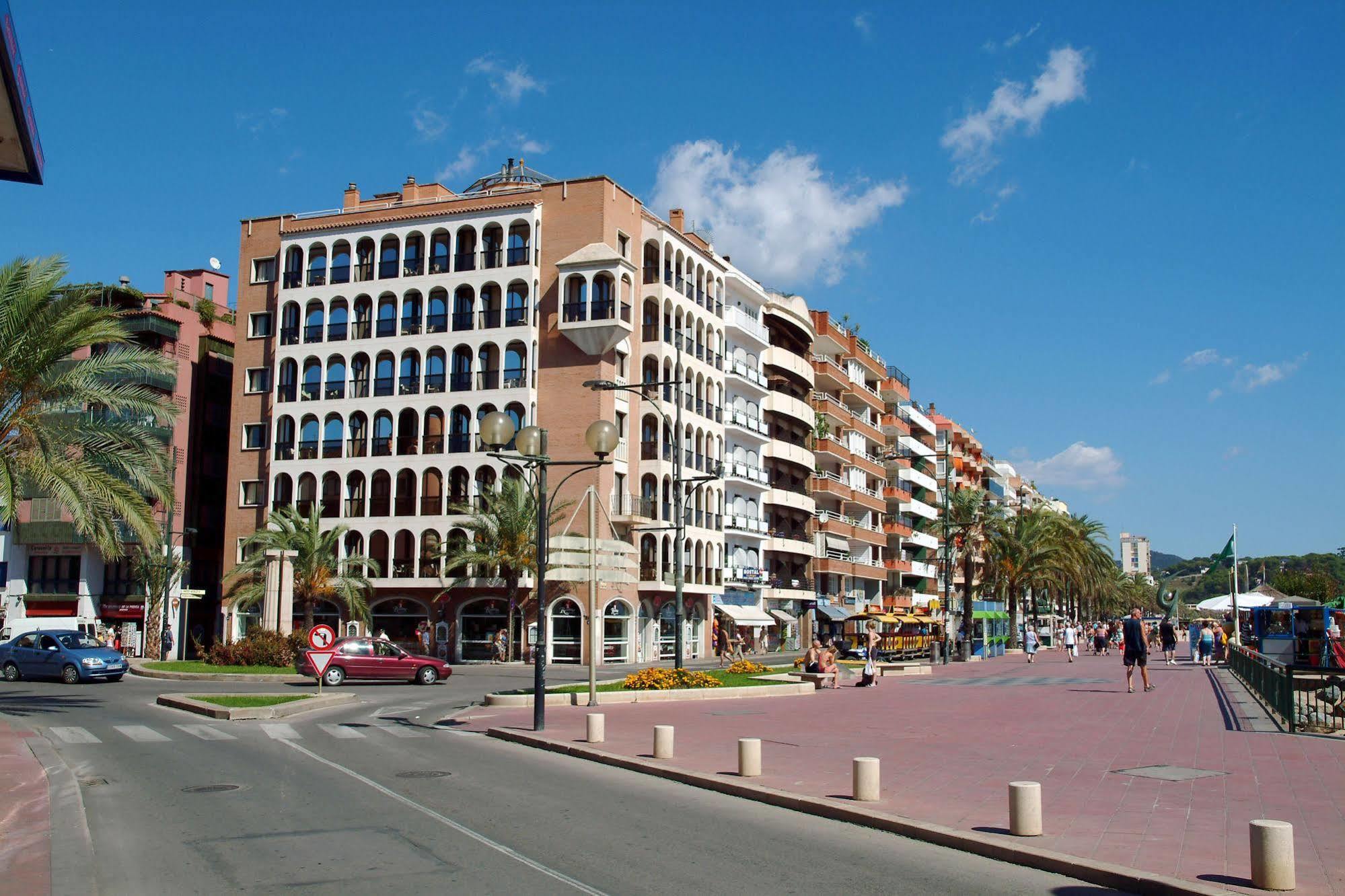 Rosanna Apartment