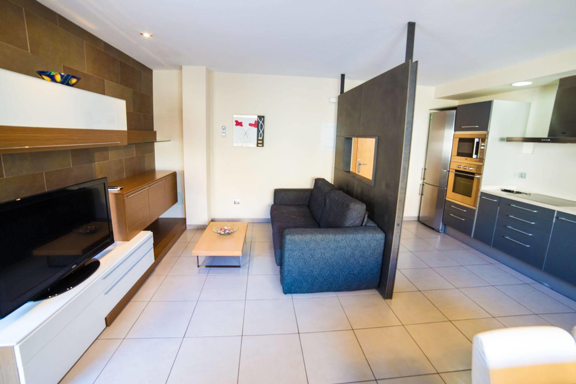 Apartamento Agi Drugstore Rosas
