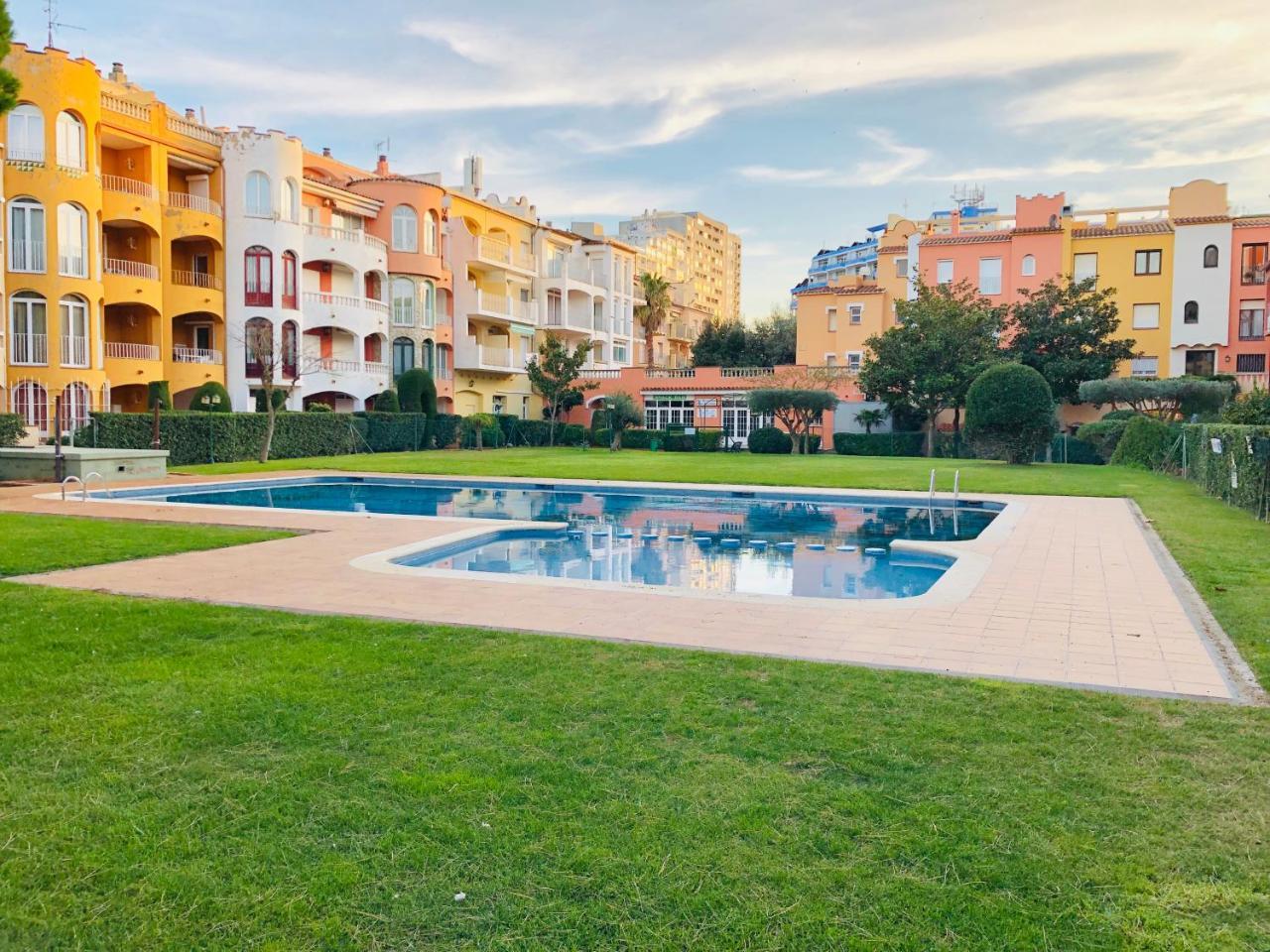 Apartment Gran Reserva - En El Centro De - Cerca De La Playa - Piscina Comunitaria