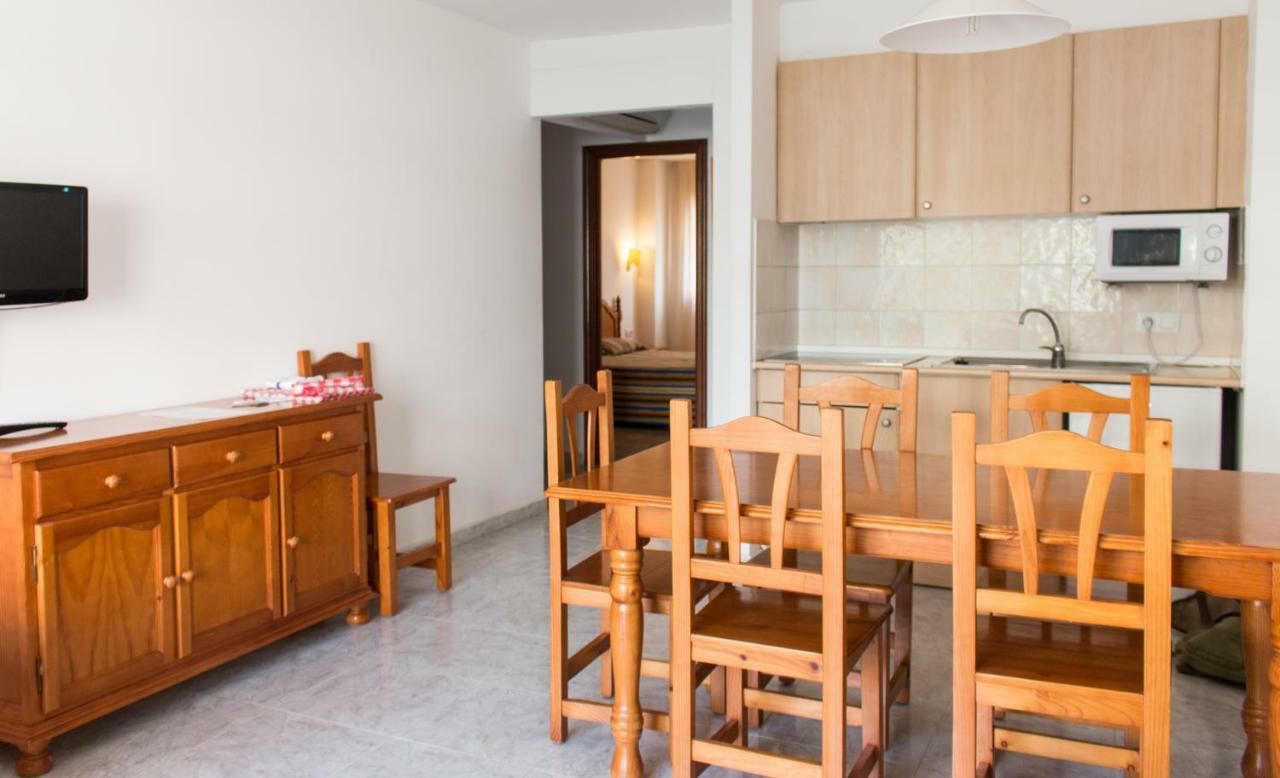 Aptos. Comte D´empuries Apartamento