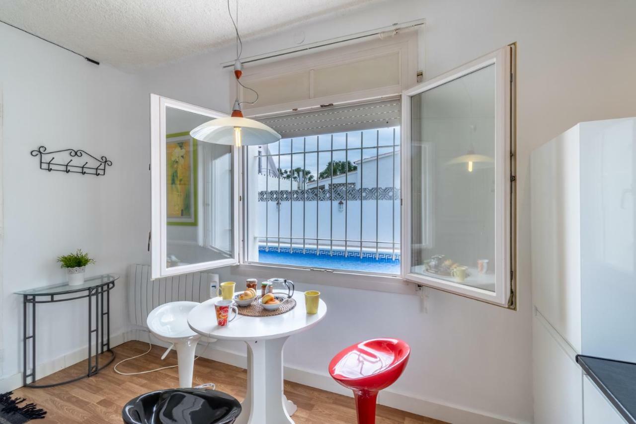 Goldhome - Montseny 11 - Private Heated Pool Villa Empuriabrava