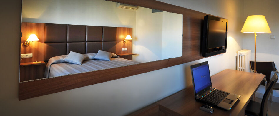 Pirineos By Pierre & Hotel Figueres (Girona)