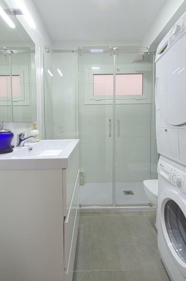 Ronda Sant Antoni Apartment