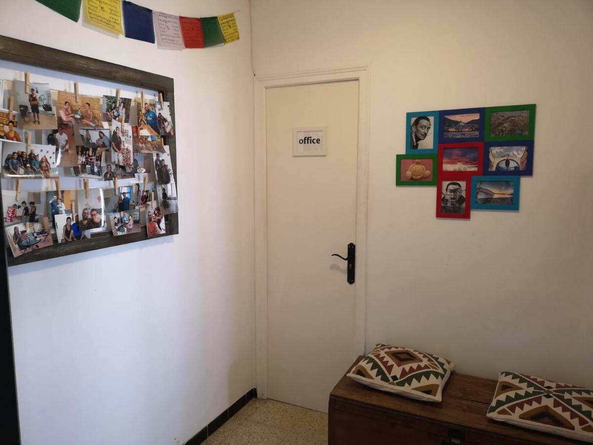 Bed and breakfast Hostel Figueres