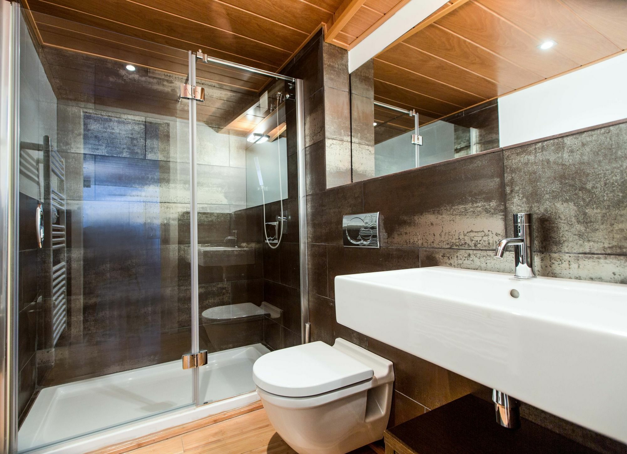 Girona Housing Ginesta 9 *