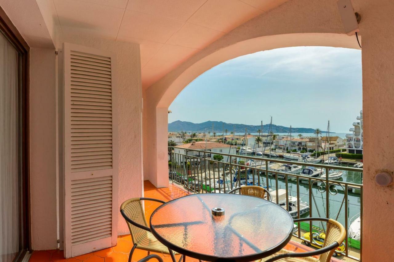 Port 27 Apartment Empuriabrava