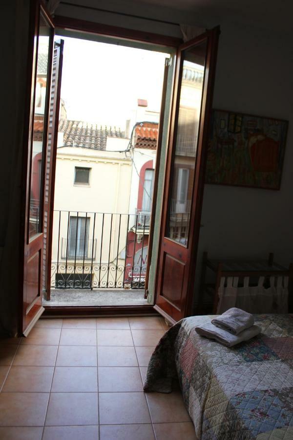 Preciosa Vivienda Enorme Y Totalmente Equipada En El Centro De Figueres *