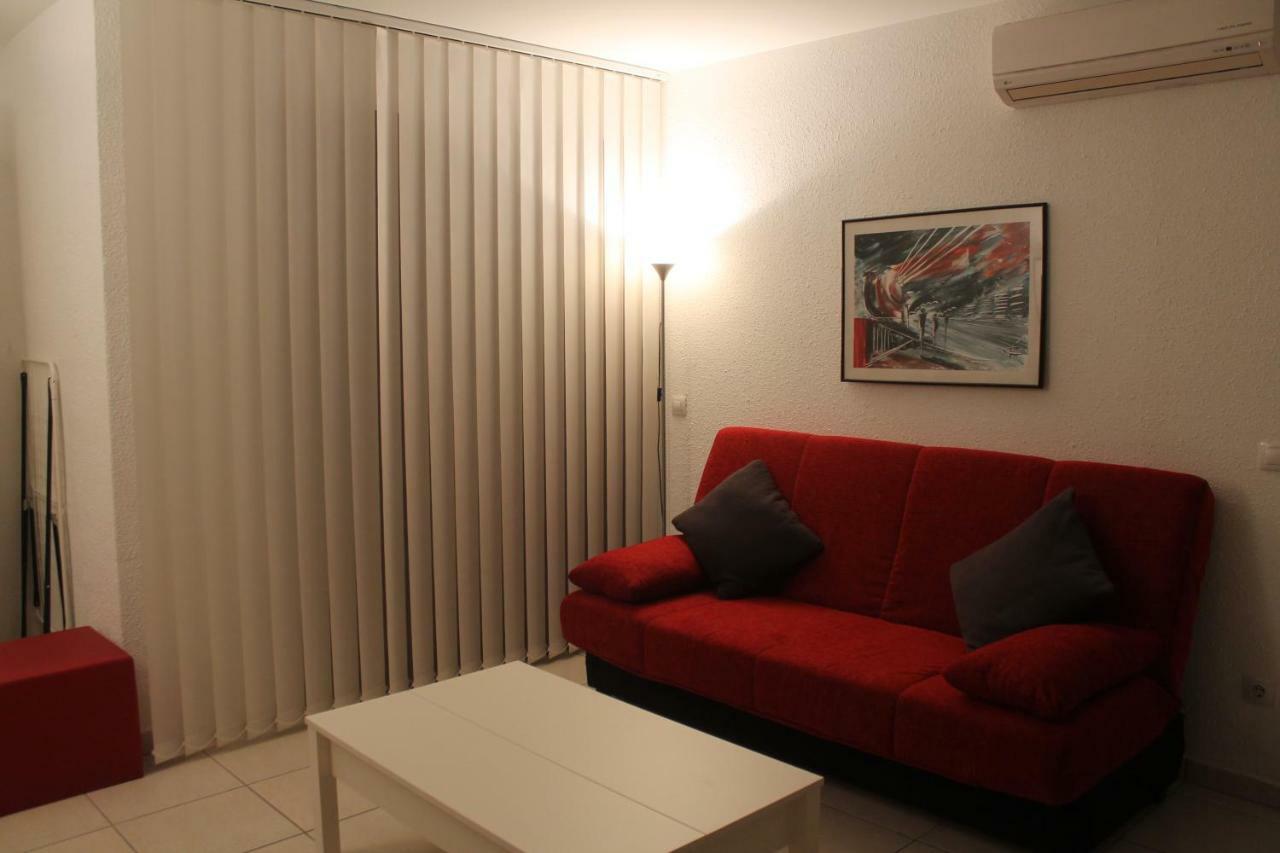 Absolute Apartment *