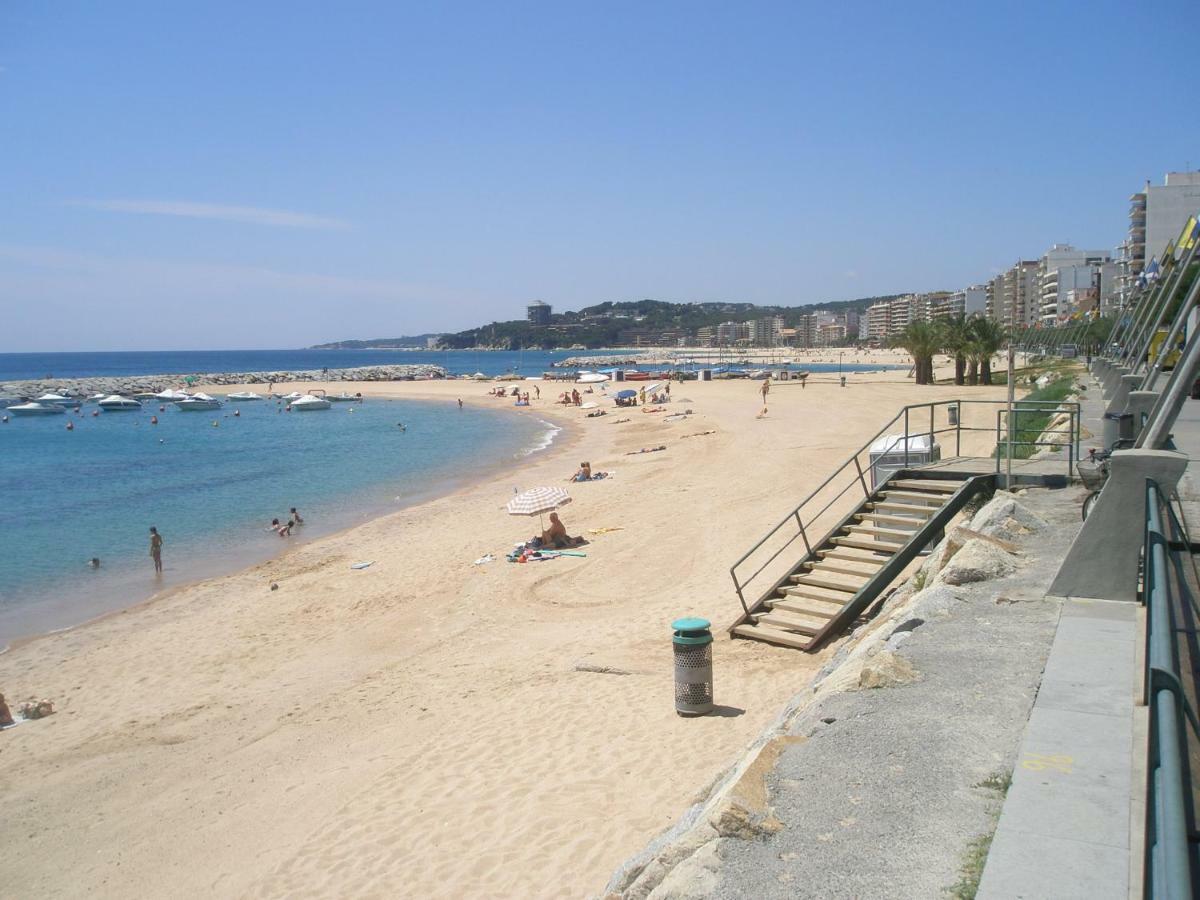 A 17 M. De La Playa *