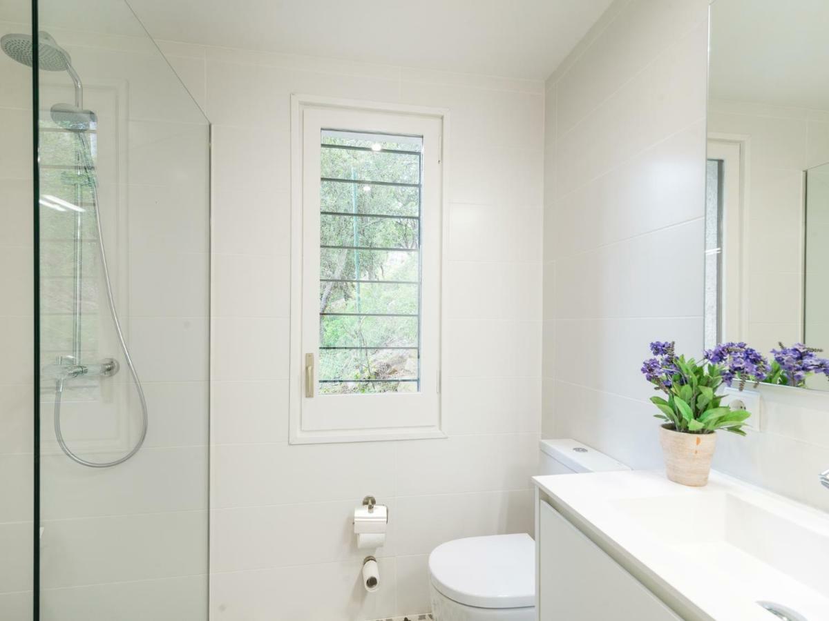 Apartment La Vie En Rouge Sa Riera Duplex, Private Parking *
