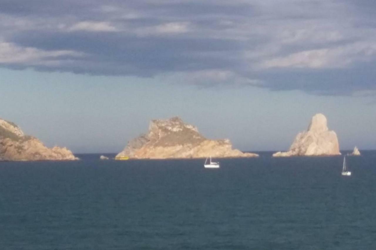 L'estartit, Estudio En Primera Linea De Mar. *