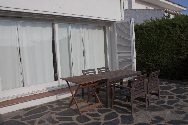 Casa Con Encanto Y Jardin Amplio En * Cadaques