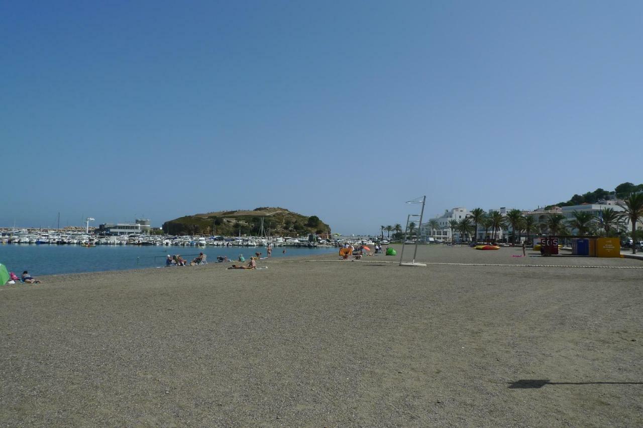 Platja Del Port Apartment Llanca