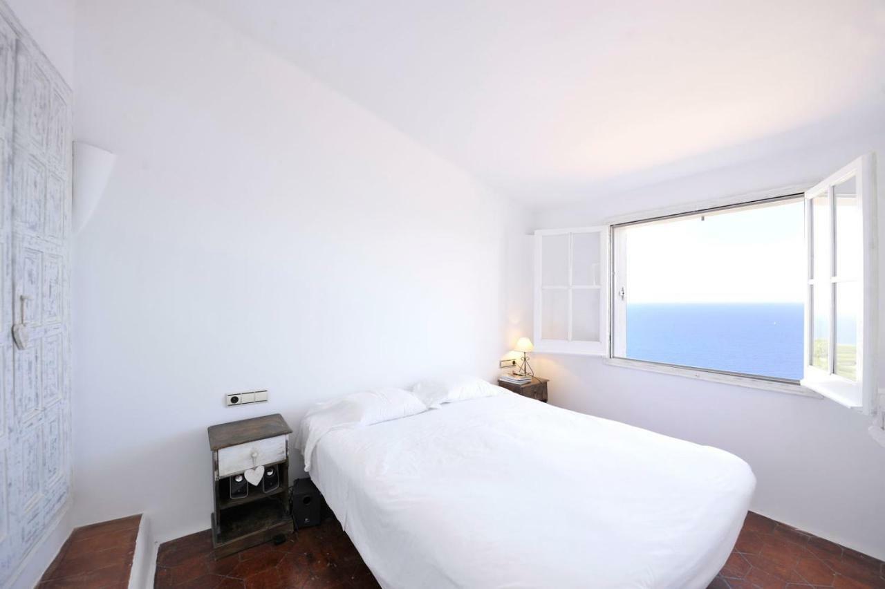 Casa Blanca De Con Vistas Al Mar Y Piscina Сasa de vacaciones Begur
