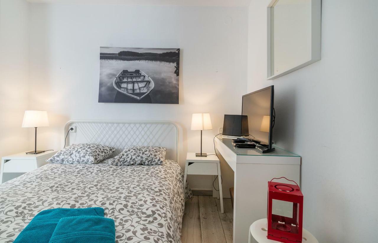 Beautiful Stylish @ Center Apartment *