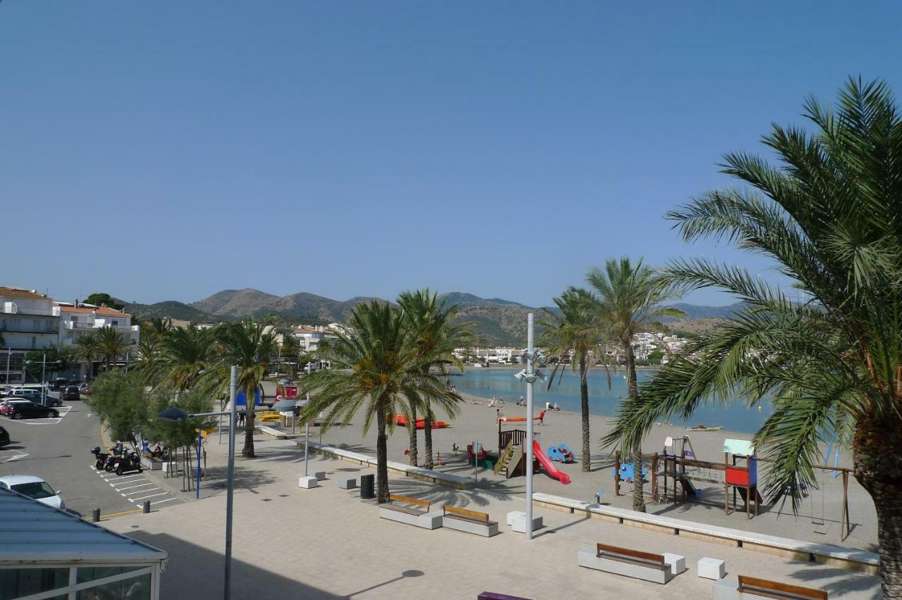 Platja Del Port Apartment