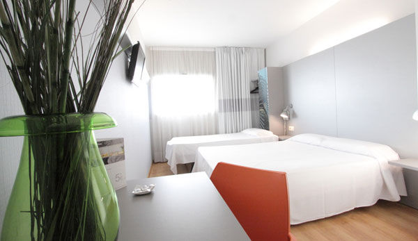 Girona 2 Hotel 2*
