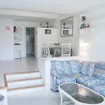 Hauzify I Apartament Orquidies