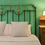 Rosa Street Apartment