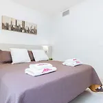 Apart-rent Apartamento Francesc Macia 1B