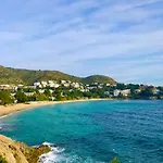 Apartamento Con Vistas Al Mar Y A La Piscina En Roses