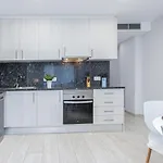 Central Apartment 2A 50M Beach