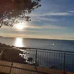 Roses sobre el Mar