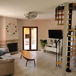 Villa Unica Con Piscina Privada Y Vistas Al Mar.