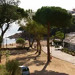 Apartamento Cala Salionç Playa frente a la playa y encima del Mar