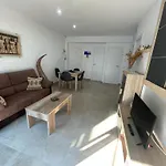 Piso a 150 mts de la playa con espectacular terraza y WIFI