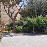Apartamento Junto Al Mar Con Jardin Comunitario Y Parking