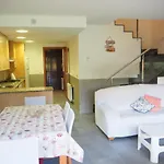 Casa l\'Escala, piscina comuntària i jardí privat