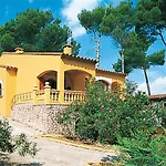 Holiday Home Pineda 104 - Pal261