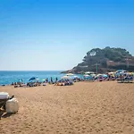 Amazing Apartment In Tossa De Mar With Kitchen