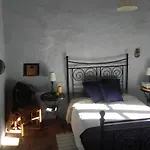 BAIX EMPORDÀ. Increíble casa en pueblo medieval