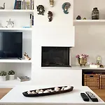 Moderno y amplio apartamento en el centro de Roses