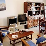 apartamento en planta baja directo al canal ref 81