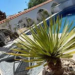 Maison sur canaux marina Empuriabrava avec 4 suites dont 1 suite balnéo Jacuzzi