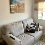 Flat In Girona City Centre - 5 Mins From Old Town And Train Station