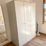 Modern Apartment With Parking 2 Min From The Beach