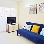 Precioso apartamento con piscina y jardín propio