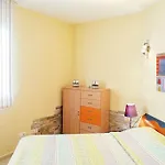Precioso apartamento con piscina y jardín propio