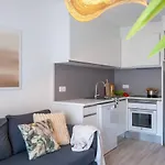 Apartamento Con Terraza Cerca De La Playa By Insidehome