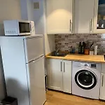 Cosy Apartment In L Escala, 7 Mins Walk To The Closest Beach, Riells