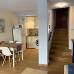 Cosy Apartment In L Escala, 7 Mins Walk To The Closest Beach, Riells