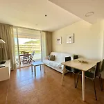 NEW! Apartamento con piscina y balcón a 2 minutos de la playa. WI-FI