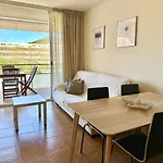 NEW! Apartamento con piscina y balcón a 2 minutos de la playa. WI-FI